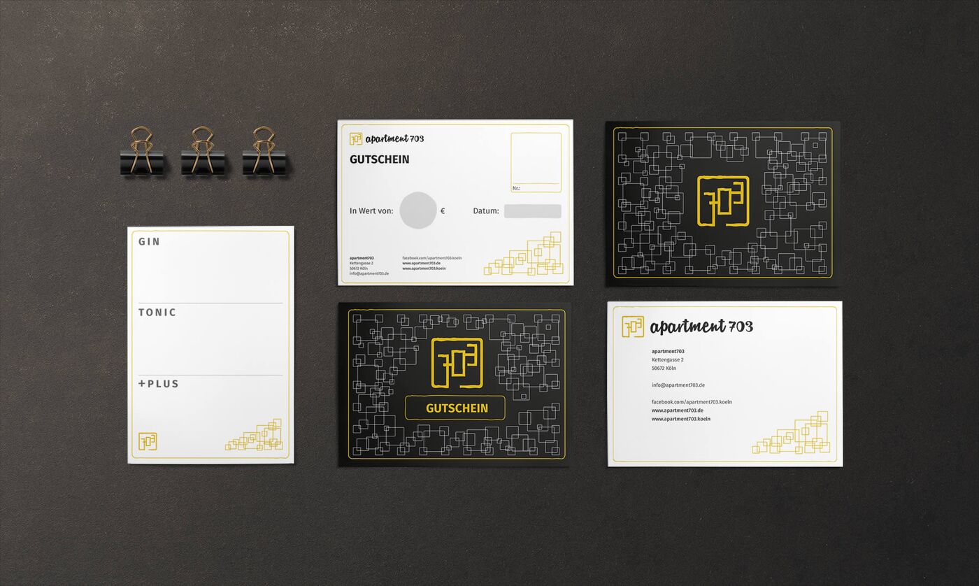 Übersicht der im Corporate Design entwickelten Printprodukte. Flyer und Gutscheine