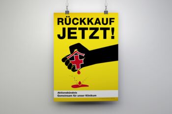 Gelbes Plakat mit rotem Krankenhaus Zeichen das von einer Hand zerquetscht wird