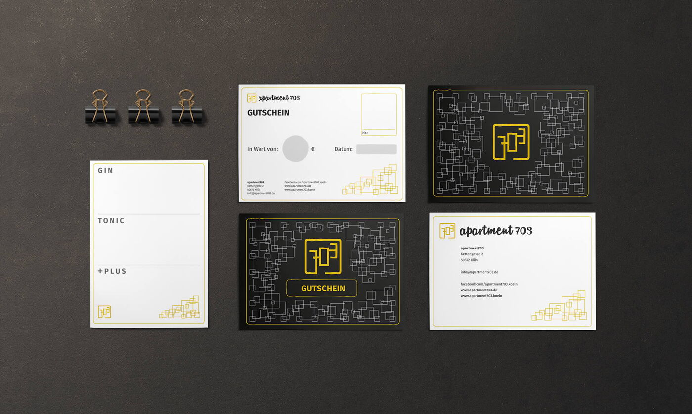 Übersicht der im Corporate Design entwickelten Printprodukte. Flyer und Gutscheine