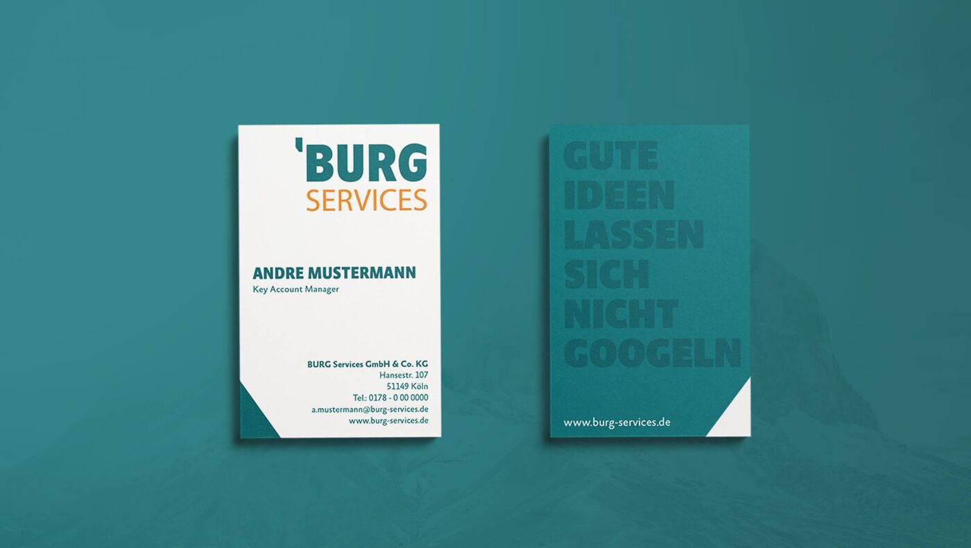 Layout und Satz von Visitenkarten Vorder und Rückseite im Gestaltungsraster des Akzentes